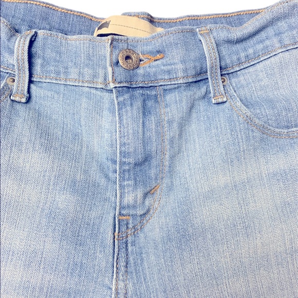 LEVI’S Classic Denim Jean Shorts size 8 - Picture 3 of 10